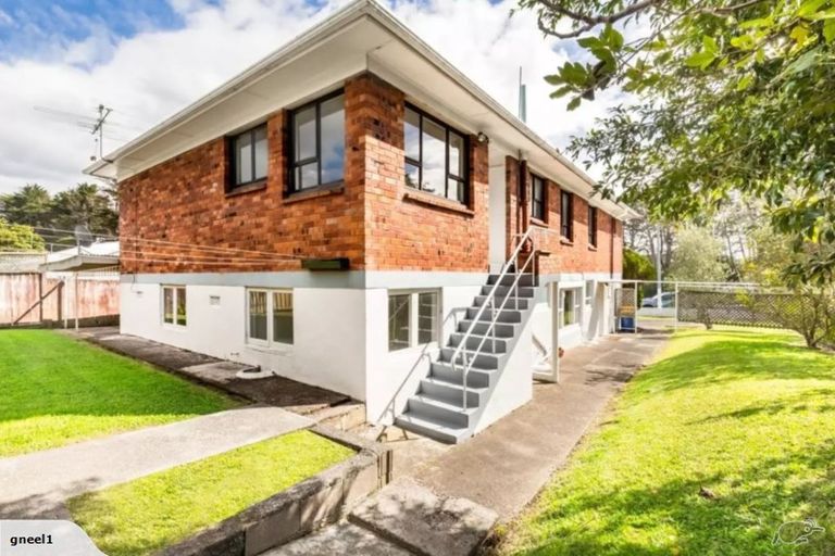 Photo of property in 12 Godley Road, Green Bay, Auckland, 0604