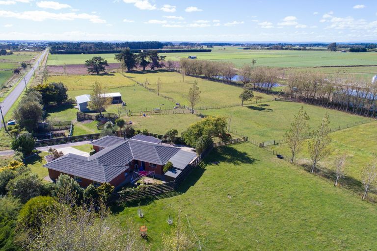 Photo of property in 10 Eyre Road, Linton, Palmerston North, 4472