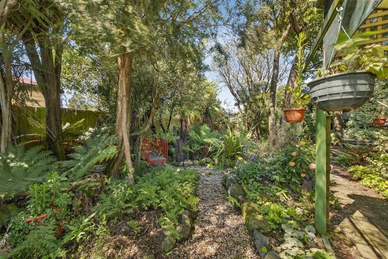 Photo of property in 11 Bevington Street, Avonhead, Christchurch, 8042