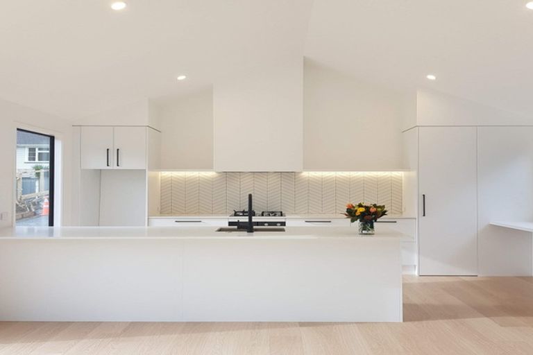 Photo of property in 13a Lorna Street, Lynmouth, New Plymouth, 4310