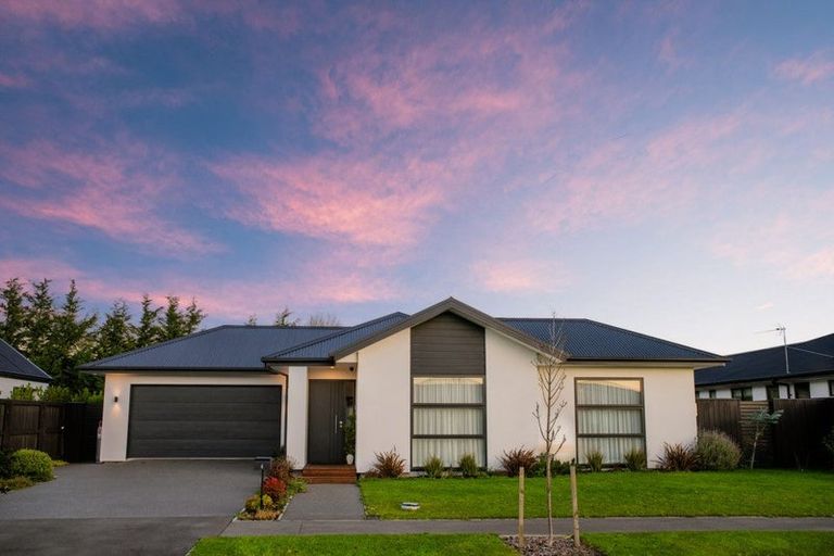 Photo of property in 4 Tussle Grove, Halswell, Christchurch, 8025