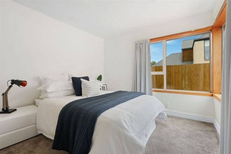 Photo of property in 55 Memorial Avenue, Ilam, Christchurch, 8053