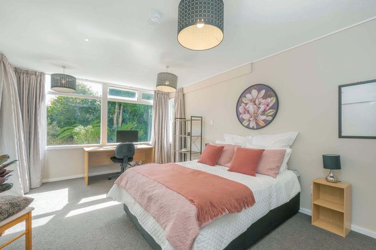 Photo of property in 1a Woodstock Terrace, Tawa, Wellington, 5028