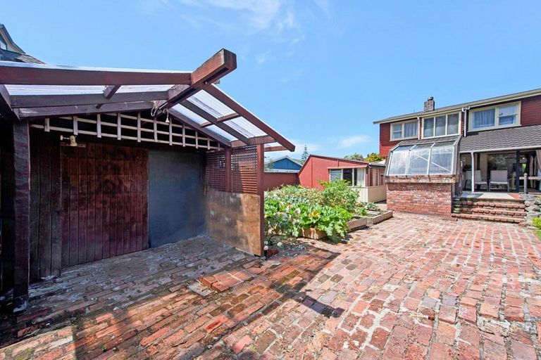 Photo of property in 14 Redwood Avenue, Tawa, Wellington, 5028