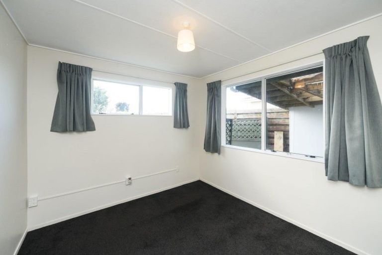 Photo of property in 41 Acacia Street, Kelvin Grove, Palmerston North, 4414