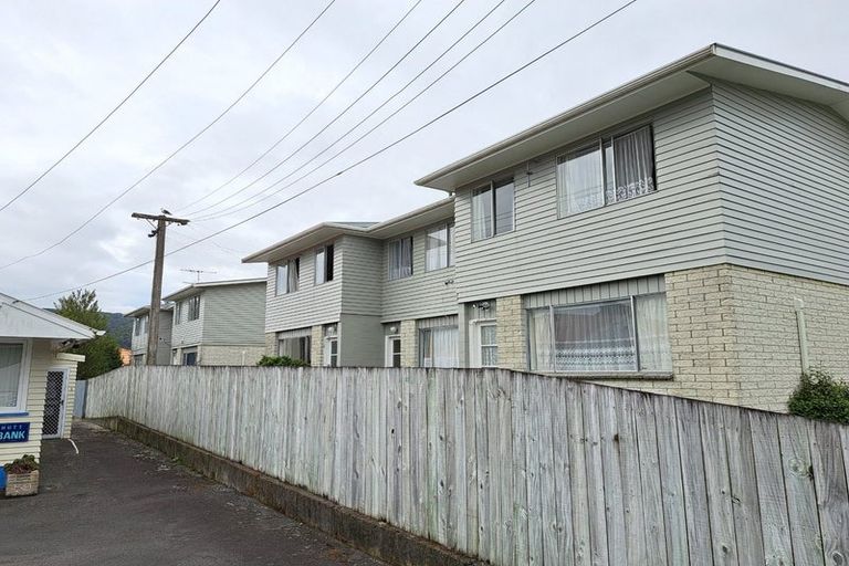 Photo of property in 2/62 Martin Street, Wallaceville, Upper Hutt, 5018