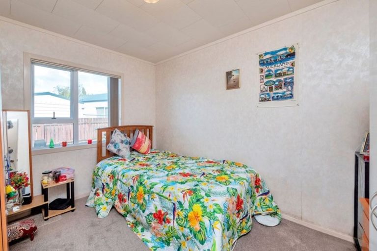 Photo of property in 54 Hindmarsh Street, Henderson, Auckland, 0612