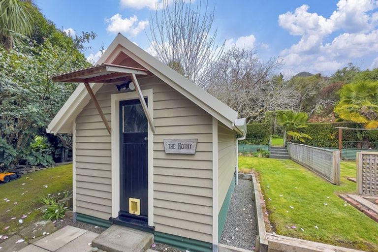 Photo of property in 4498 Christchurch Akaroa Road, Little River, 7591