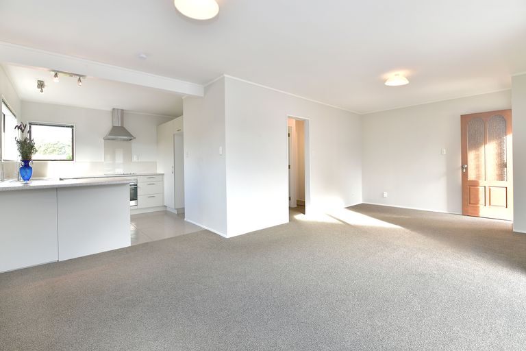 Photo of property in 1b Milton Road, Orewa, 0931