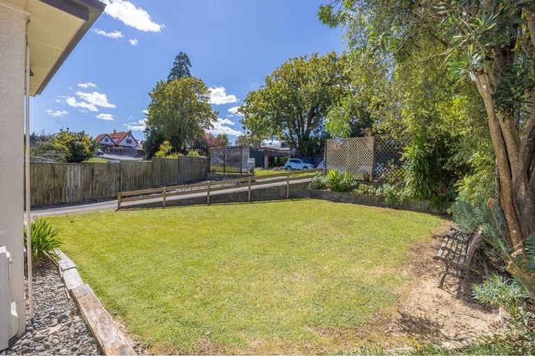 Photo of property in 69 Lake Crescent, Hamilton Lake, Hamilton, 3204