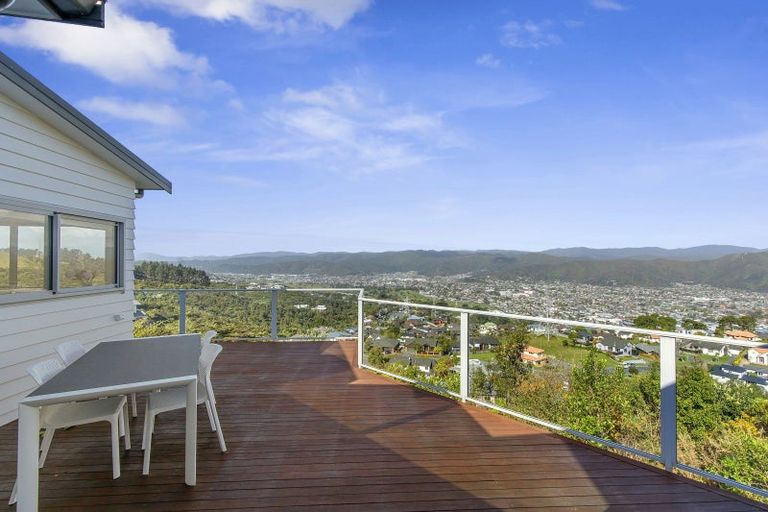 Photo of property in 34 Arahiwi Grove, Tirohanga, Lower Hutt, 5010
