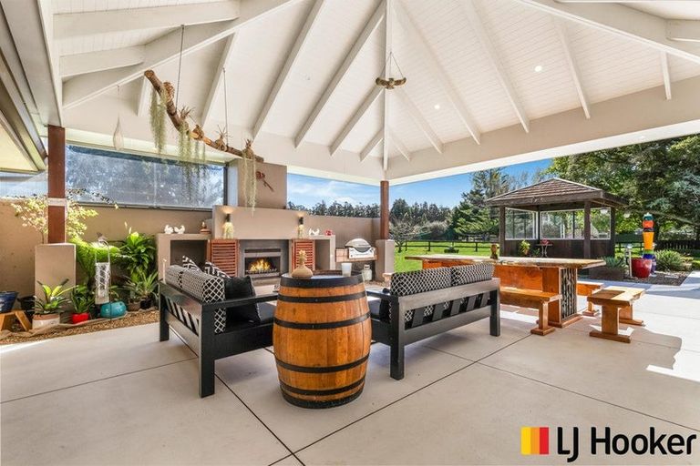 Photo of property in 89 Burnside Road, Ardmore, Papakura, 2582