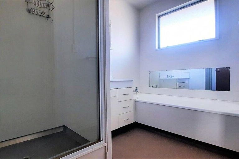 Photo of property in 1/73 Brockworth Place, Riccarton, Christchurch, 8011