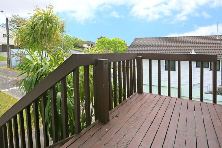 Photo of property in 4 Landsdale Place, Massey, Auckland, 0614