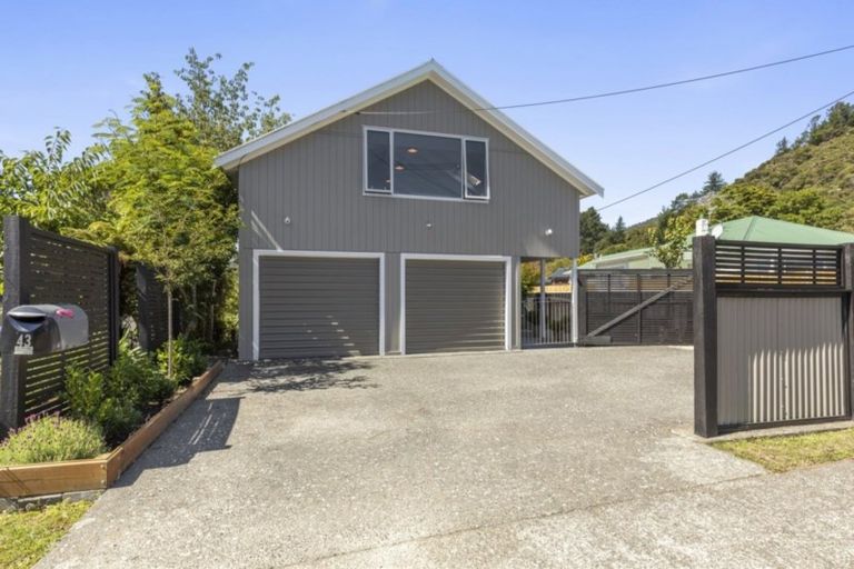 Photo of property in 43 Poole Crescent, Wainuiomata, Lower Hutt, 5014