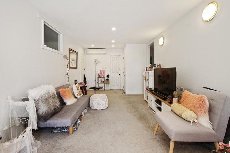 Photo of property in 26 Crispe Road, Clarks Beach, 2122