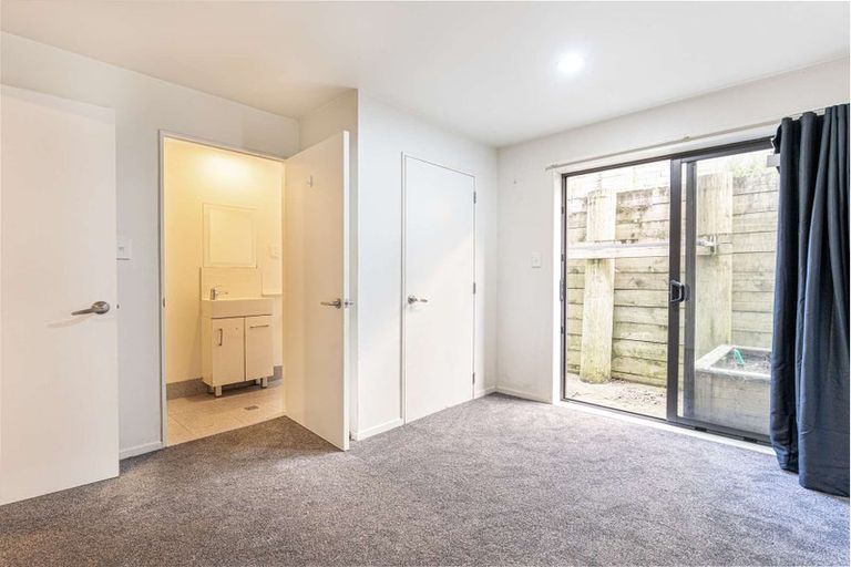 Photo of property in 11 Gordon Place, Newtown, Wellington, 6021