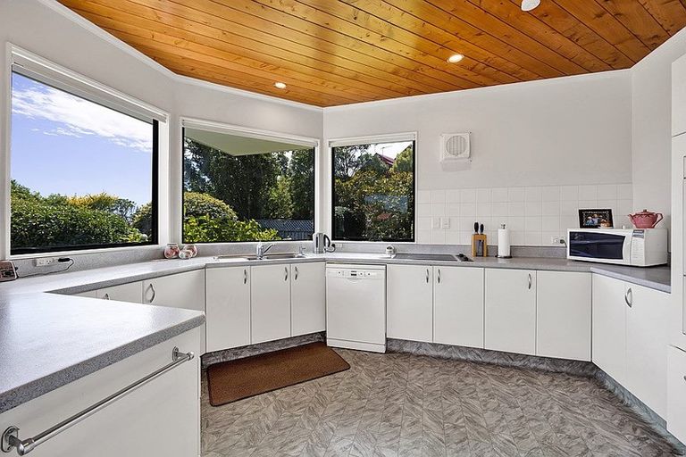 Photo of property in 23 Veale Road, Frankleigh Park, New Plymouth, 4310