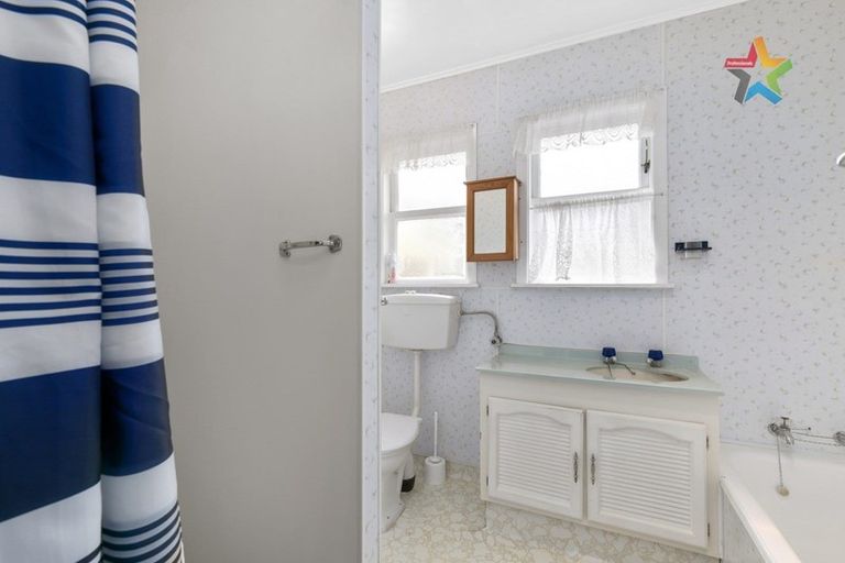 Photo of property in 18 Lowry Crescent, Stokes Valley, Lower Hutt, 5019