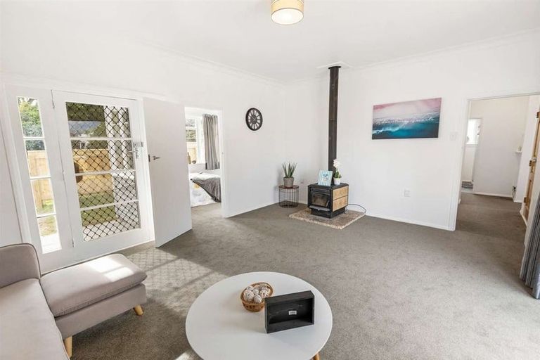 Photo of property in 14 Chester Street, Levin, 5510