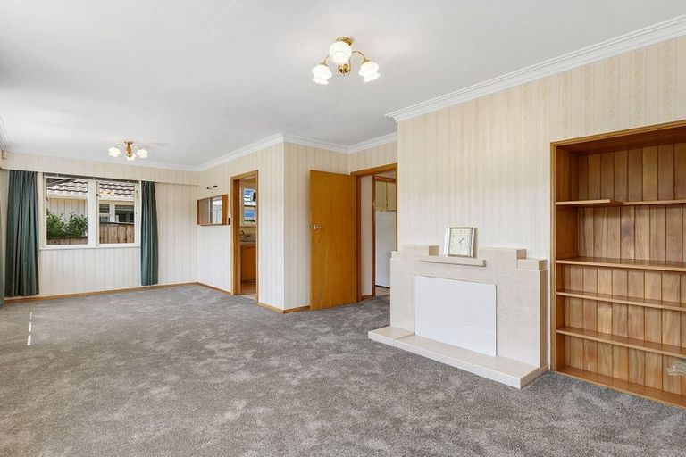 Photo of property in 5 Courtenay Road, Heretaunga, Upper Hutt, 5018