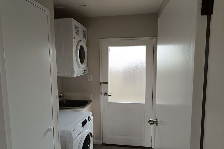 Photo of property in 2/990 High Street, Avalon, Lower Hutt, 5011