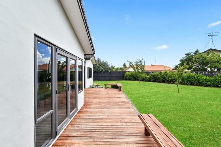 Photo of property in 13 Mangakoea Place, St Andrews, Hamilton, 3200