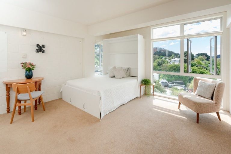 Photo of property in Fairmont Flats, 4a/20 Maarama Crescent, Aro Valley, Wellington, 6021