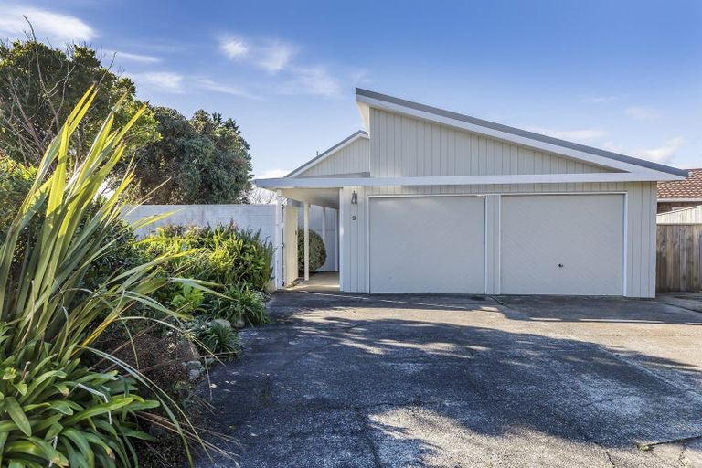 Photo of property in 9 Keel Place, Whitby, Porirua, 5024