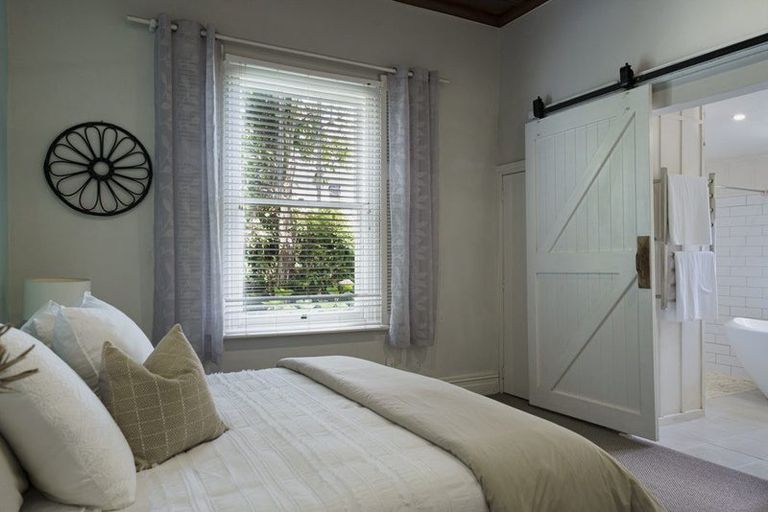 Photo of property in 1 Latham Street, Napier South, Napier, 4110