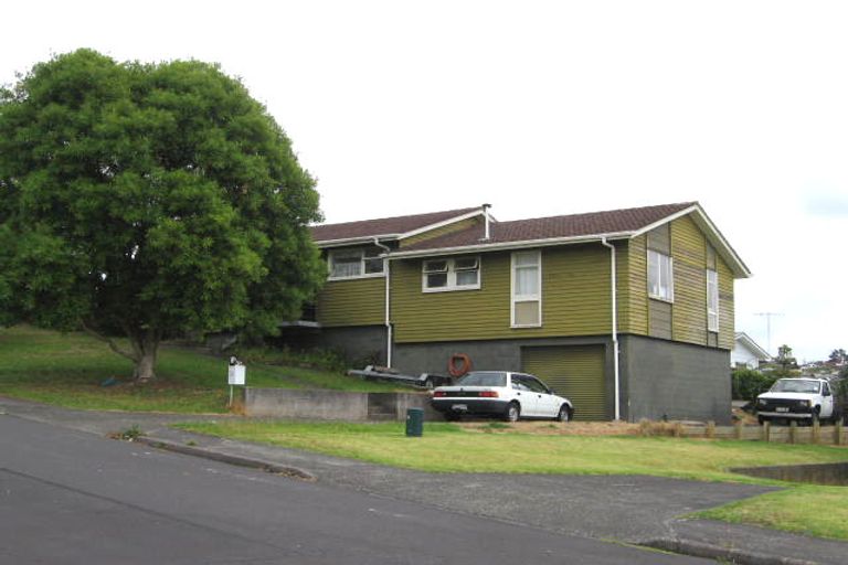 Photo of property in 21 Tawavale Crescent, Totara Vale, Auckland, 0629