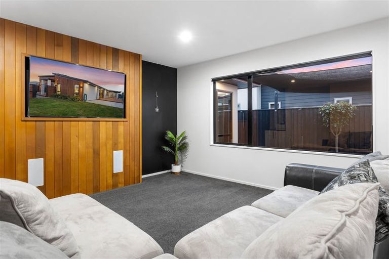 Photo of property in 28 Wakeman Way, Kaiapoi, 7630
