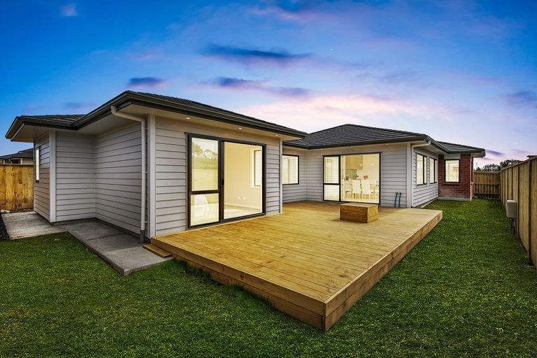 Photo of property in 22 Rauaruhe Road, Karaka, Papakura, 2113