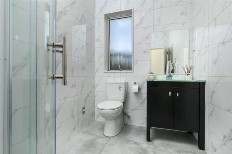 Photo of property in 45 Bordeaux Parade, Te Atatu South, Auckland, 0610