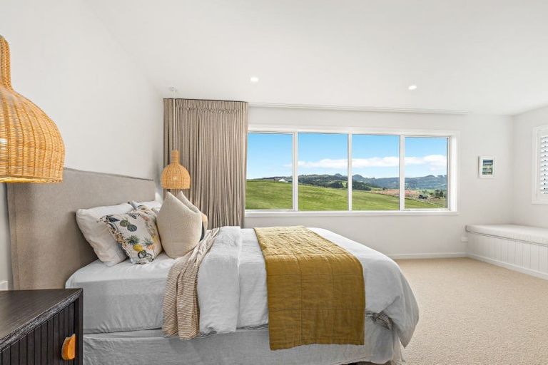 Photo of property in 11 Moya Drive, Matakana, 0985