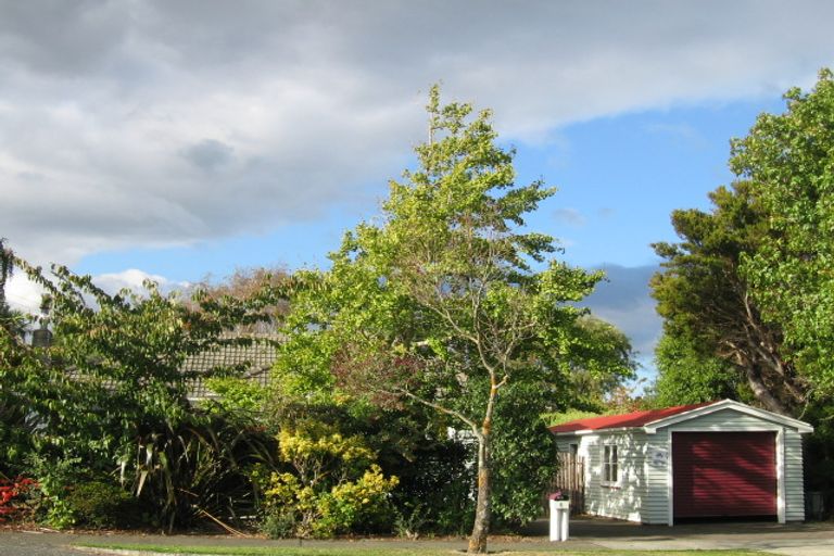 Photo of property in 8 Heretaunga Square, Silverstream, Upper Hutt, 5019
