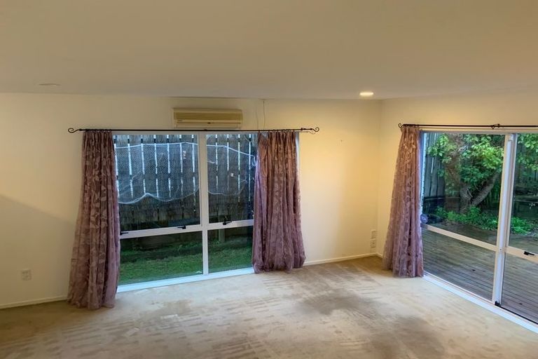 Photo of property in 2/17 Kells Place, Botany Downs, Auckland, 2010