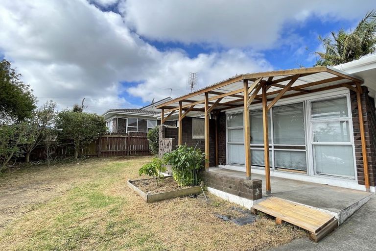 Photo of property in 1/4 Palm Court Drive, Glen Eden, Auckland, 0602