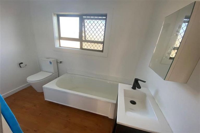 Photo of property in 62 Mclean Avenue, Papatoetoe, Auckland, 2025