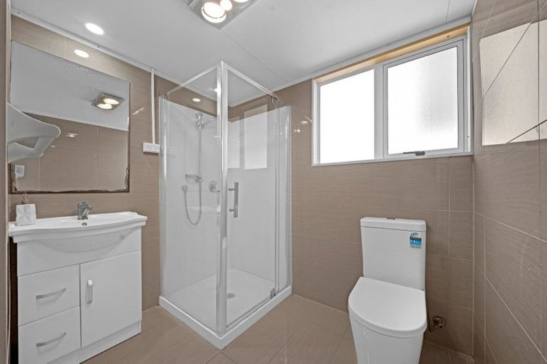 Photo of property in 296a Triangle Road, Massey, Auckland, 0614