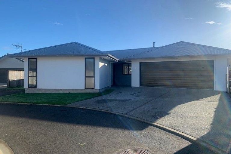 Photo of property in 6 Tarata Grove, Lansdowne, Masterton, 5810