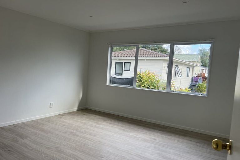 Photo of property in 41 Loughanure Place, Massey, Auckland, 0614