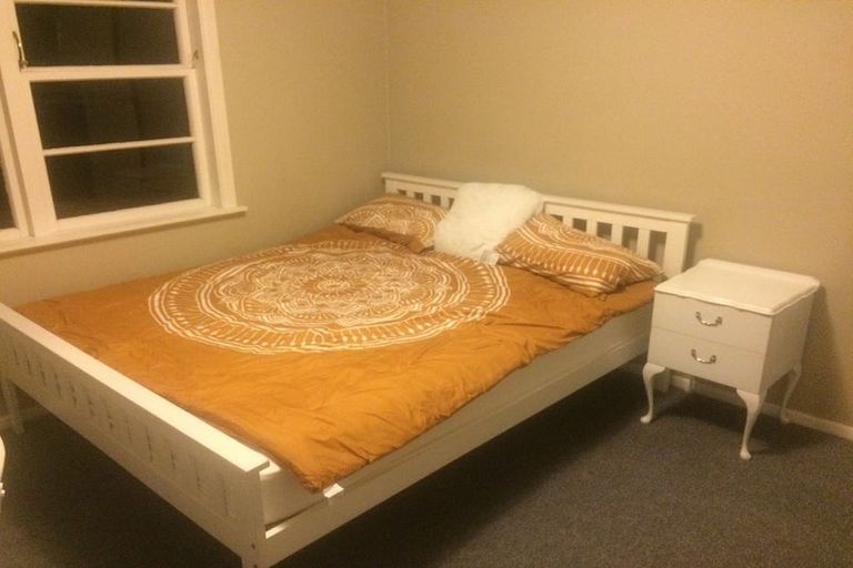 Photo of property in 165 Newlands Road, Newlands, Wellington, 6037