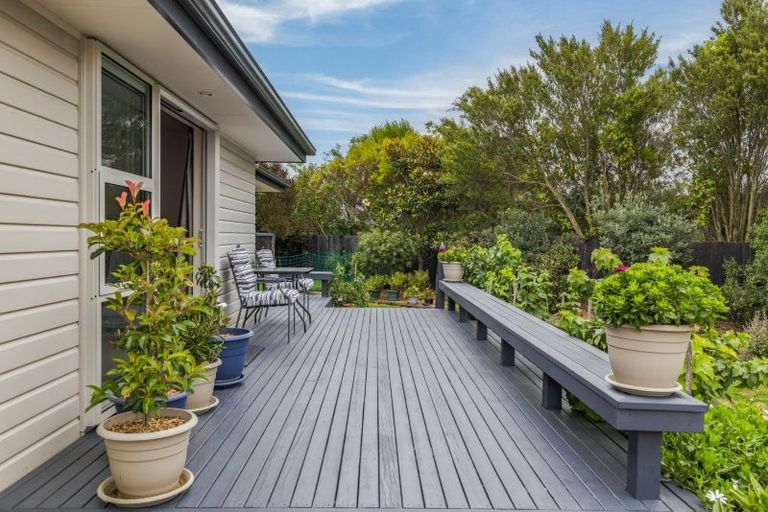 Photo of property in 10 Cowper Place, Avondale, Christchurch, 8061