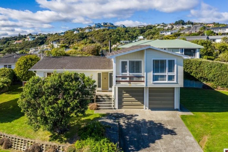 Photo of property in 2 Doon Grove, Papakowhai, Porirua, 5024