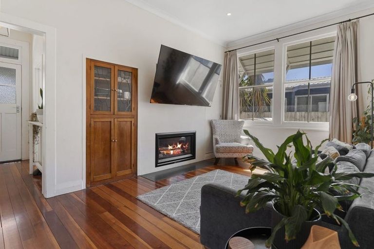 Photo of property in 4a Gloucester Road, Mount Maunganui, 3116