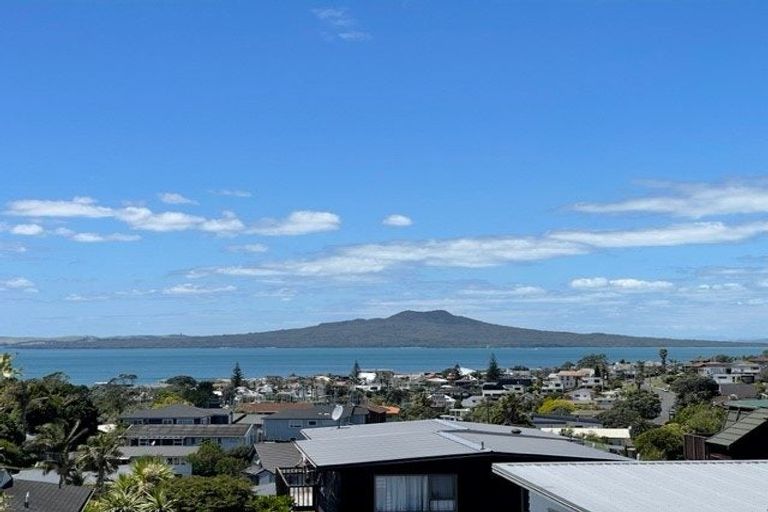 Photo of property in 61 Parr Terrace, Castor Bay, Auckland, 0620