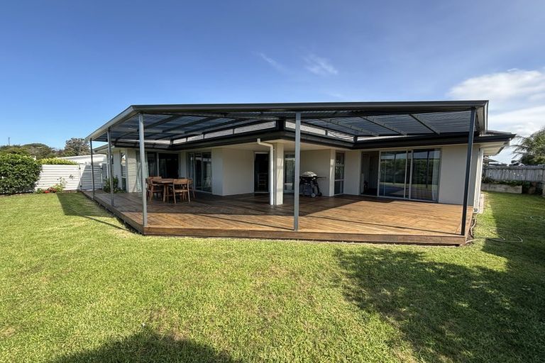Photo of property in 15 Dawn Parade, Coastlands, Whakatane, 3120