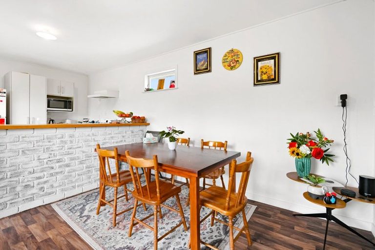 Photo of property in 12 Ohaupo Road, Hamilton Lake, Hamilton, 3204