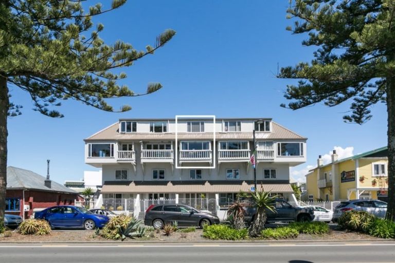 Photo of property in 247 Marine Parade, Napier South, Napier, 4110